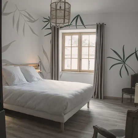 Отель L'hotel Du Garage Des Cevennes 3*